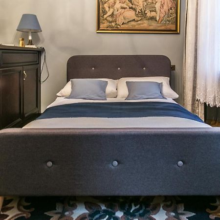 Apartment Gloria III Old Town วอร์ซอ ภายนอก รูปภาพ
