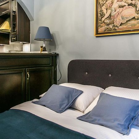 Apartment Gloria III Old Town วอร์ซอ ภายนอก รูปภาพ
